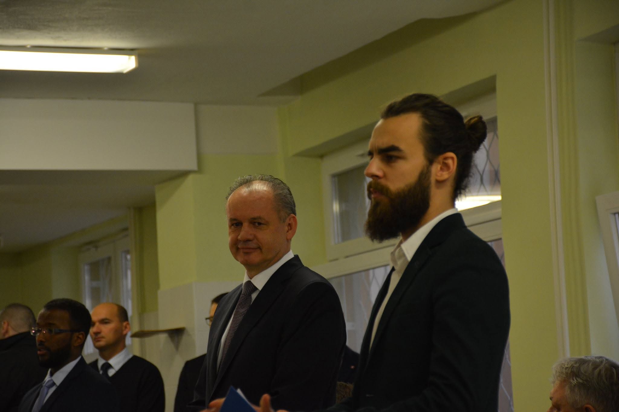 Tlmočenie pre prezidenta Andreja Kisku počas návštevy irackých kresťanov v Humennom