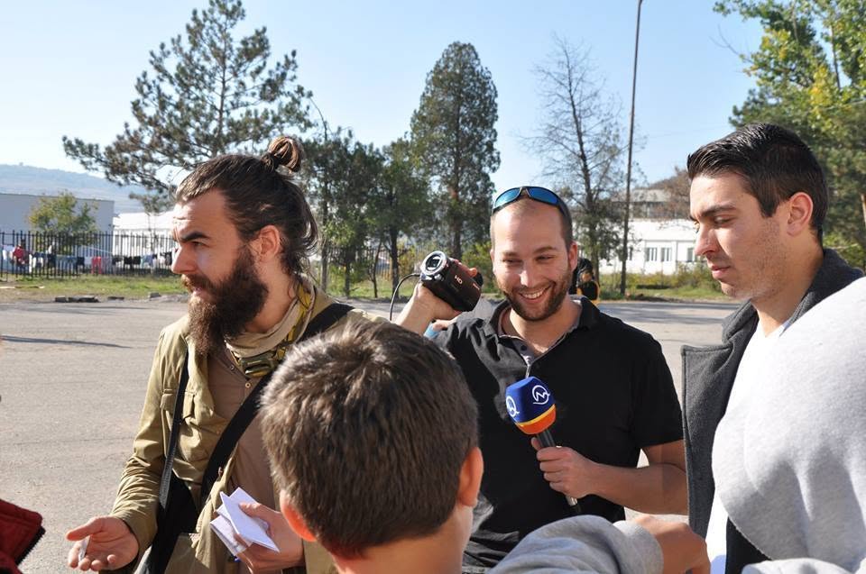 S Jánom Malochom pre TV Markíza v utečeneckom tábore v Bulharsku